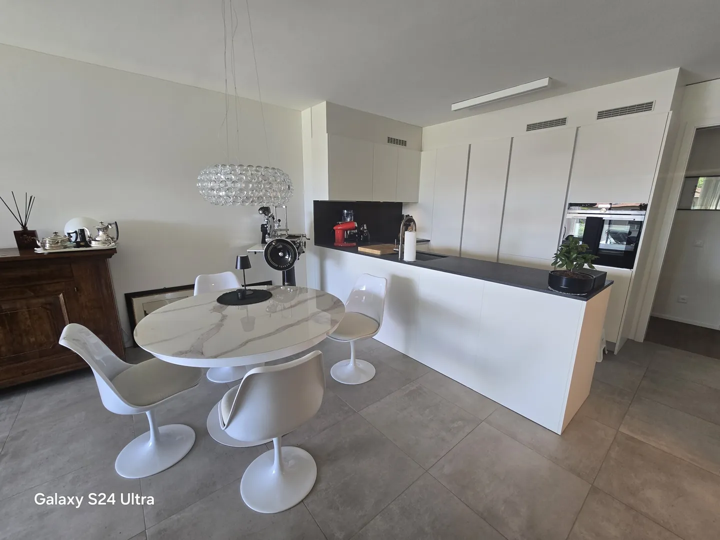 MODERNES 4.5 ZIMMER HOCHWERTIG MIT TERRASSE IN MASSAGNO - Foto 3 von 9