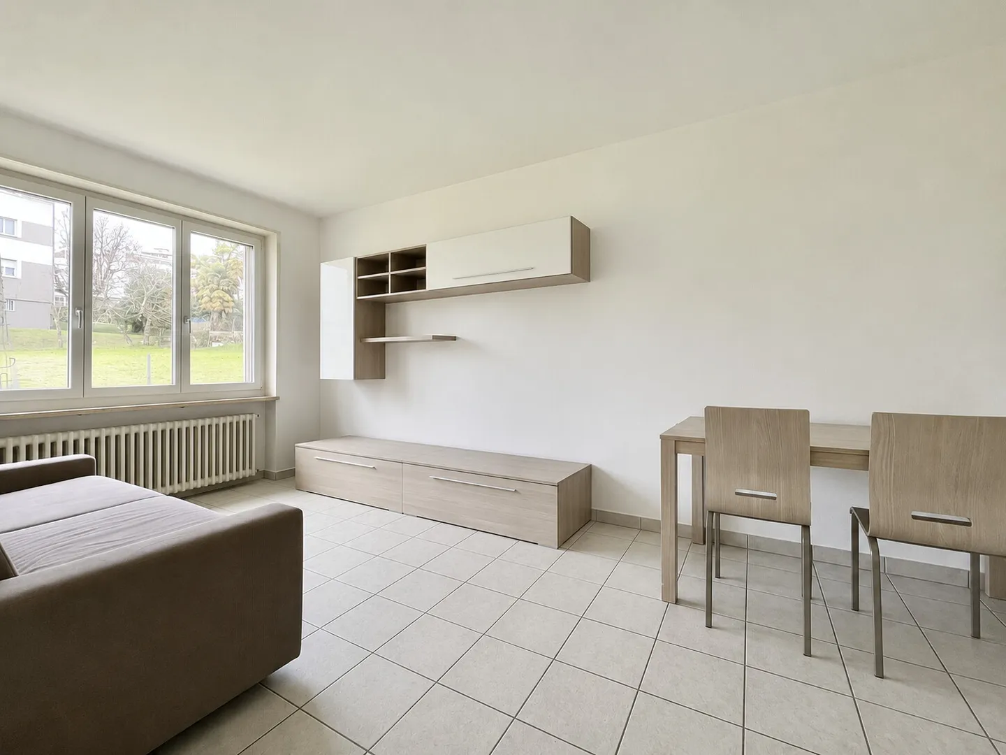 MODERNES MÖBLIERTES ZWEIZIMMERAPARTMENT ZU VERMIETEN IN BREGANZONA - Foto 3 von 9