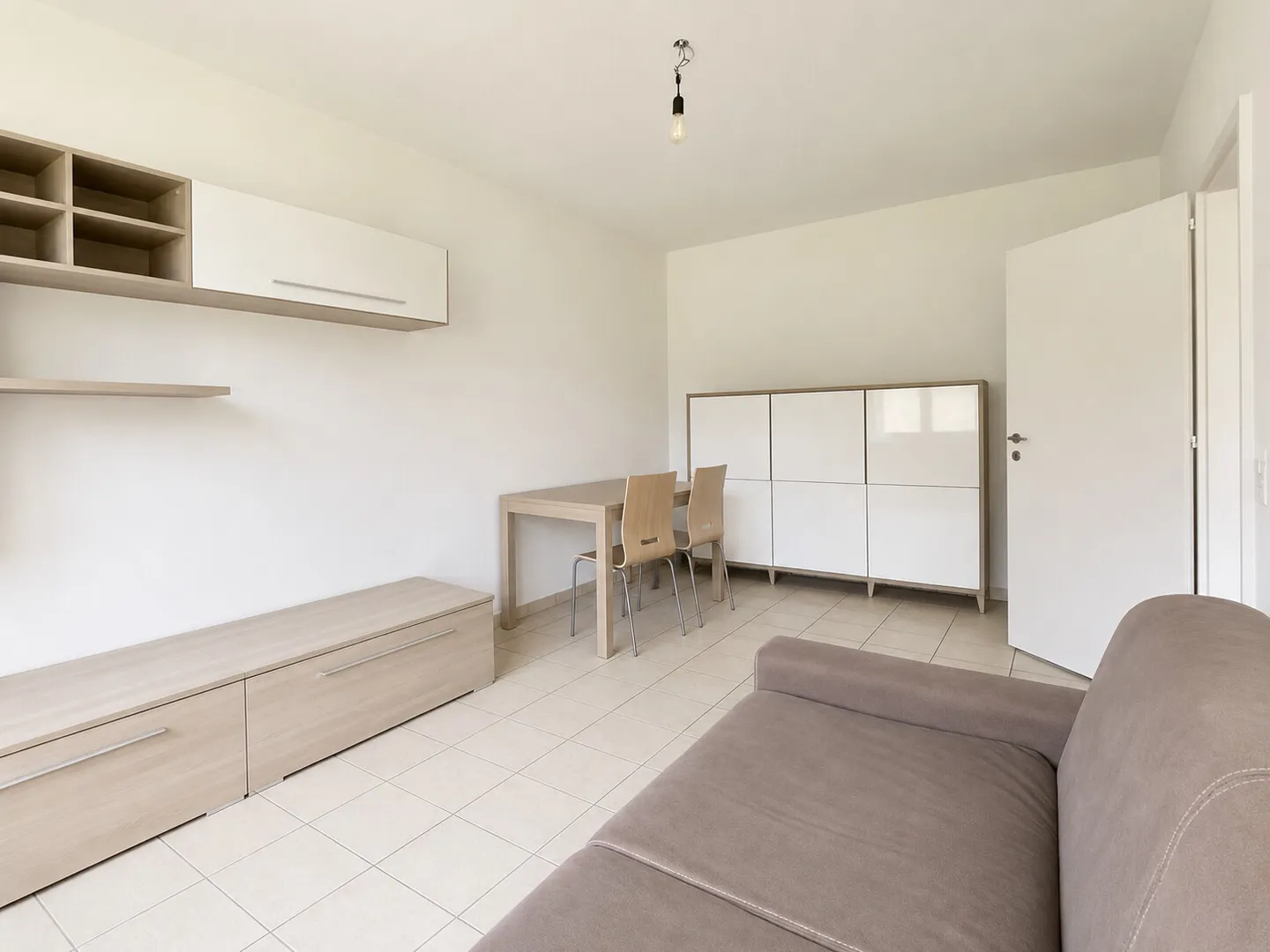 MODERNES MÖBLIERTES ZWEIZIMMERAPARTMENT ZU VERMIETEN IN BREGANZONA - Foto 4 von 9