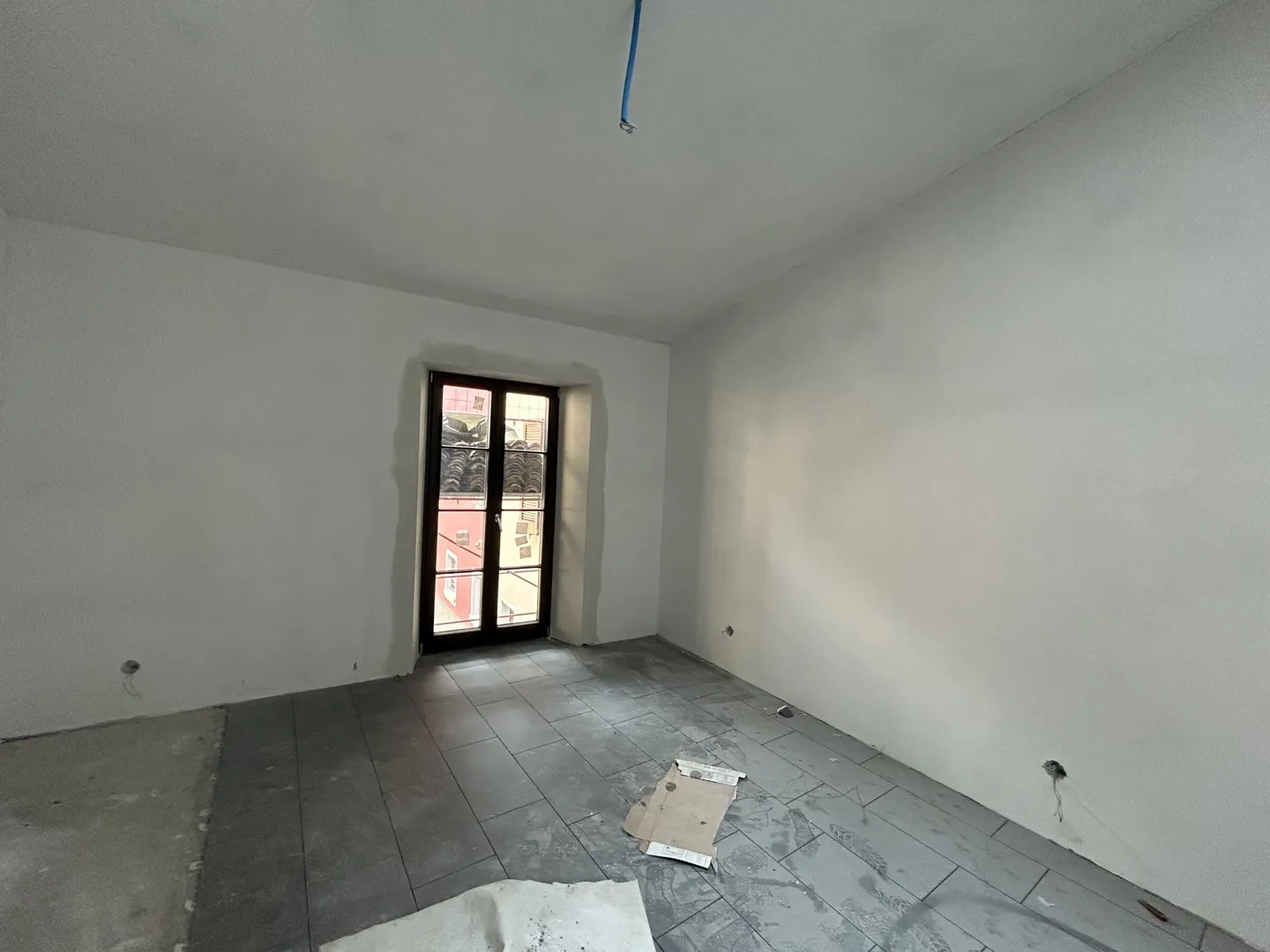 BELLISSIMO DUPLEX 3.5 LOCALI DI NUOVA COSTRUZIONE A BISSONE - Foto 1 di 9