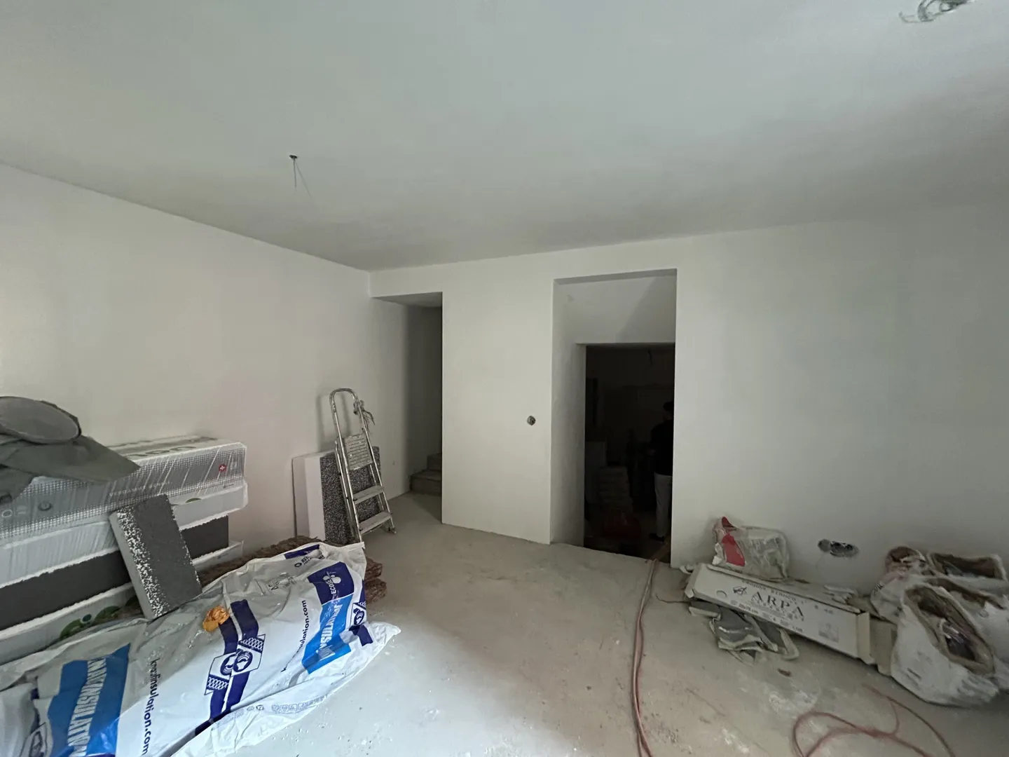 BELLISSIMO DUPLEX 3.5 LOCALI DI NUOVA COSTRUZIONE A BISSONE - Foto 5 di 9