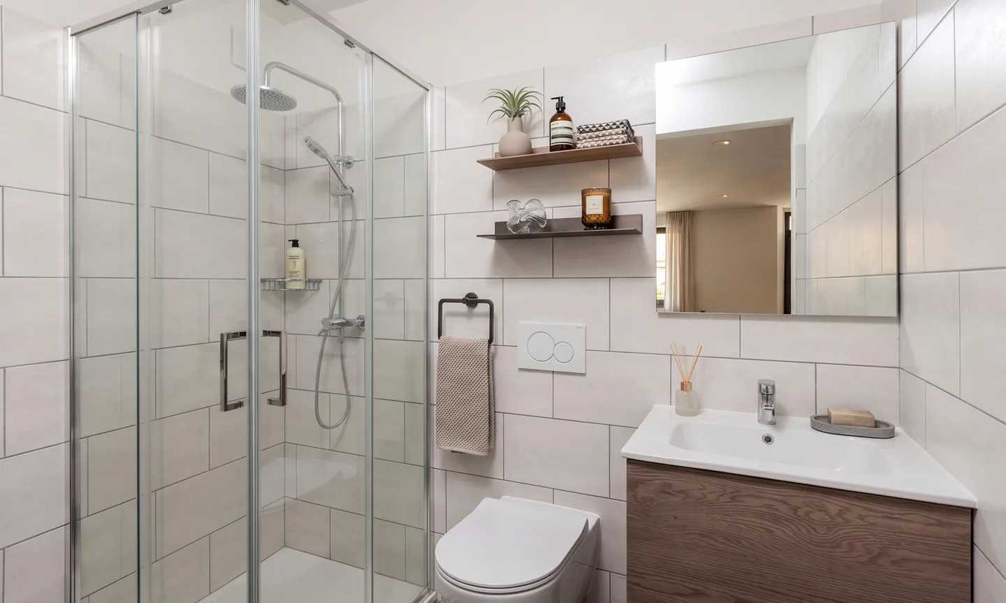 RESIDENZA SECONDARIA - NUOVO E MODERNO MONOLOCALE A BISSONE - Photo 2 sur 6