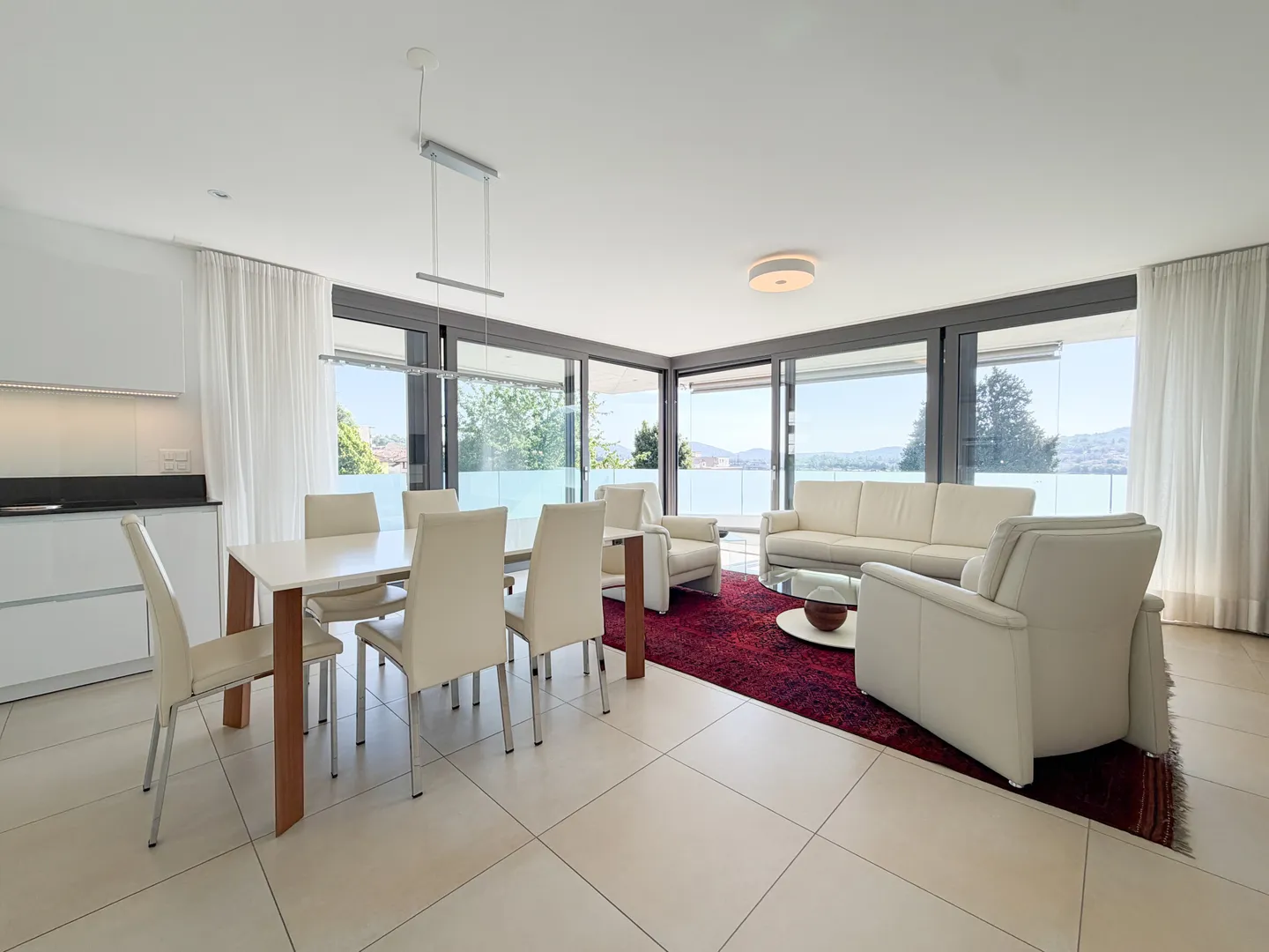 Appartement moderne avec terrasse panoramique - Photo 1 sur 9