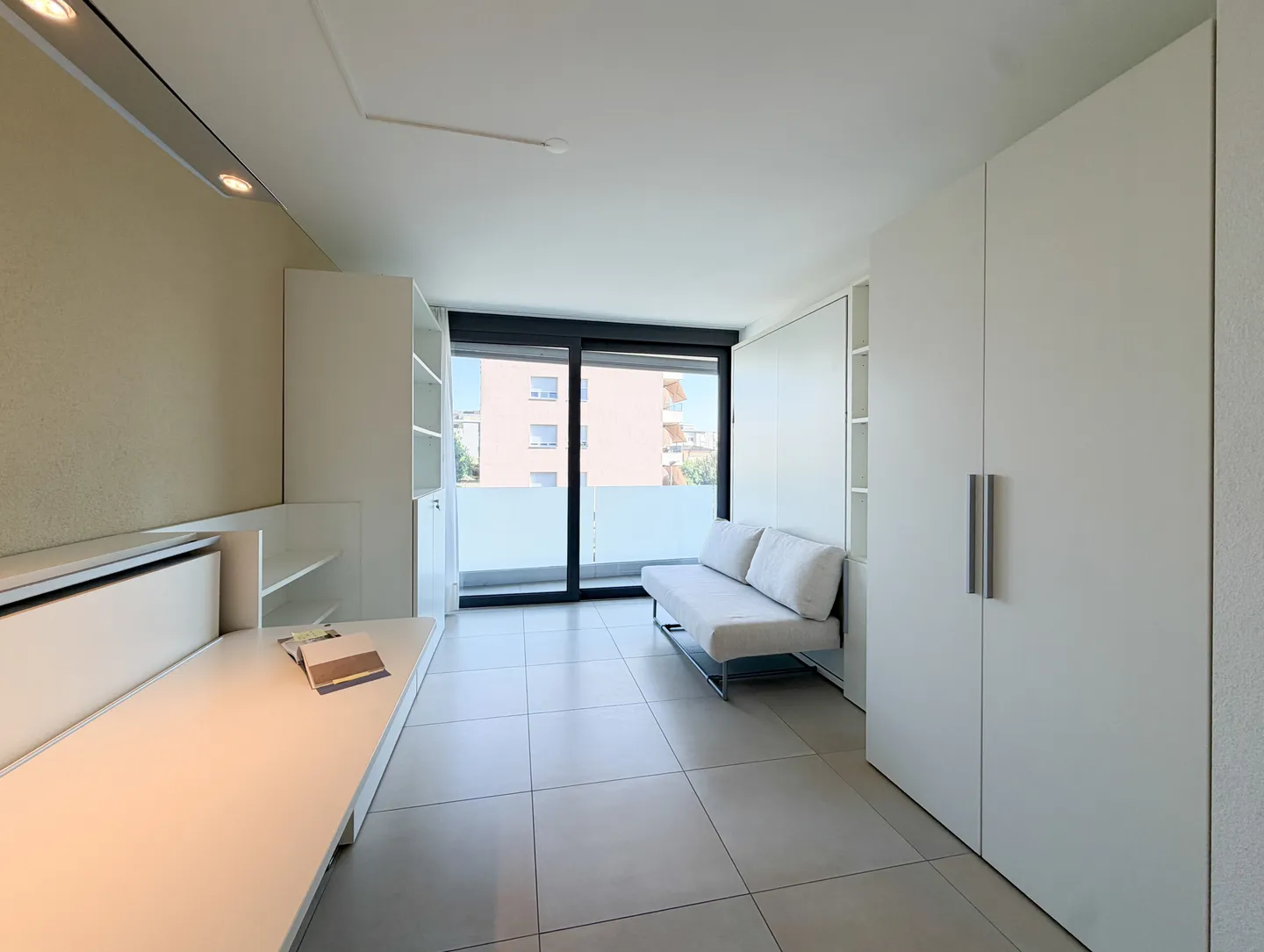 Appartement moderne avec terrasse panoramique - Photo 8 sur 9