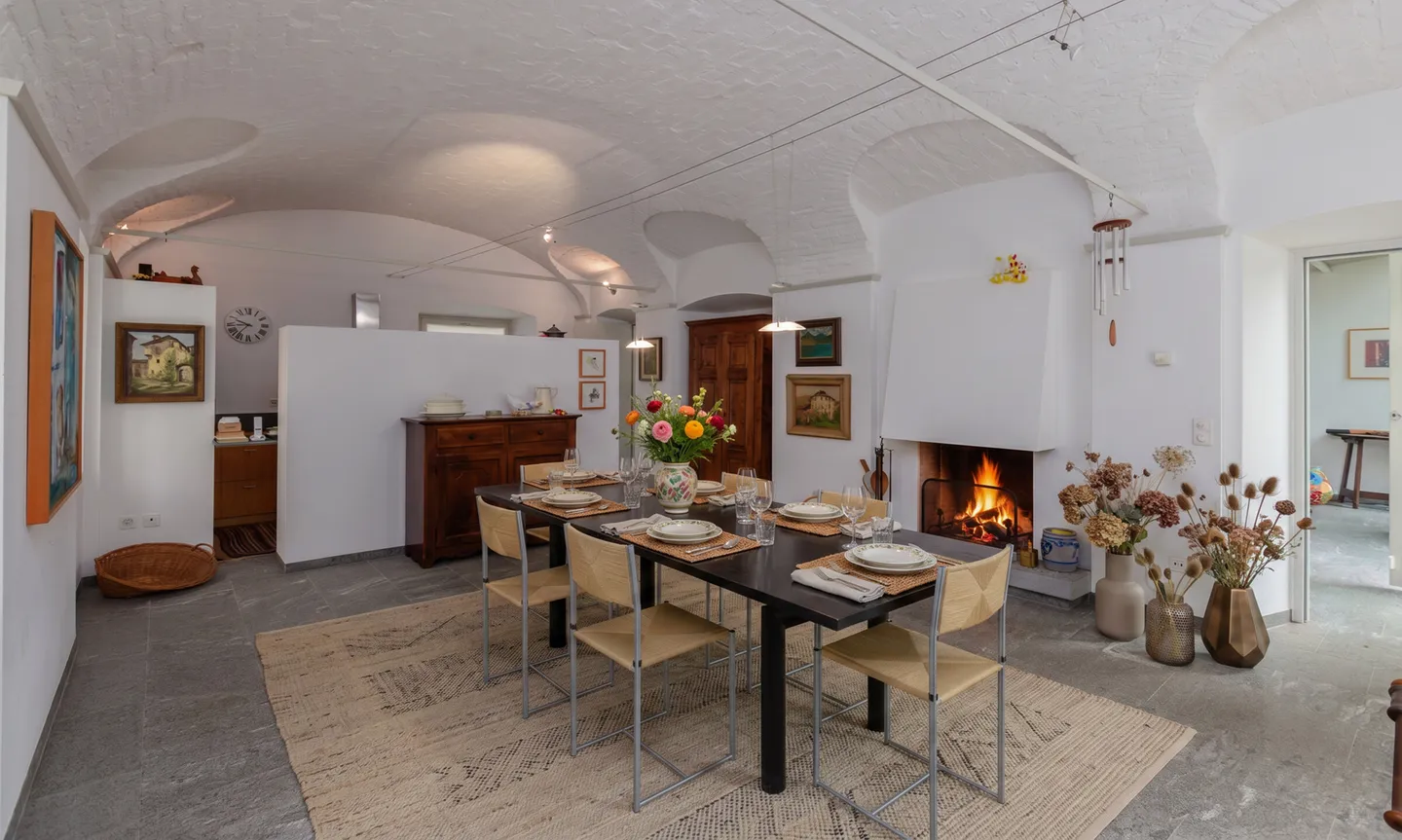 Ticinese House 6.5 Rooms with Garden and Pool in Curio - Photo 3 of 12