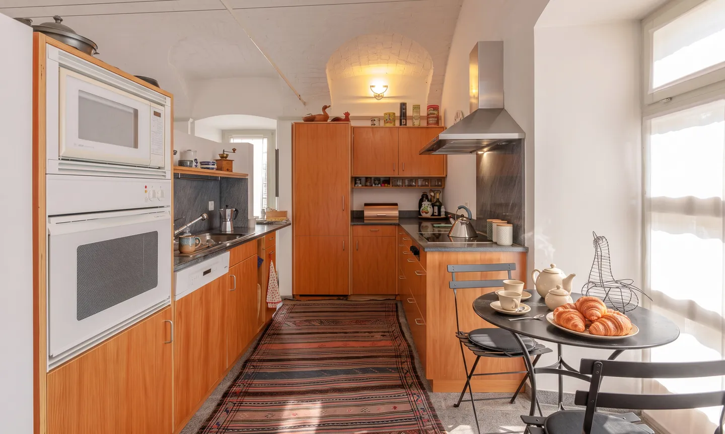 Ticinese House 6.5 Rooms with Garden and Pool in Curio - Photo 4 of 12