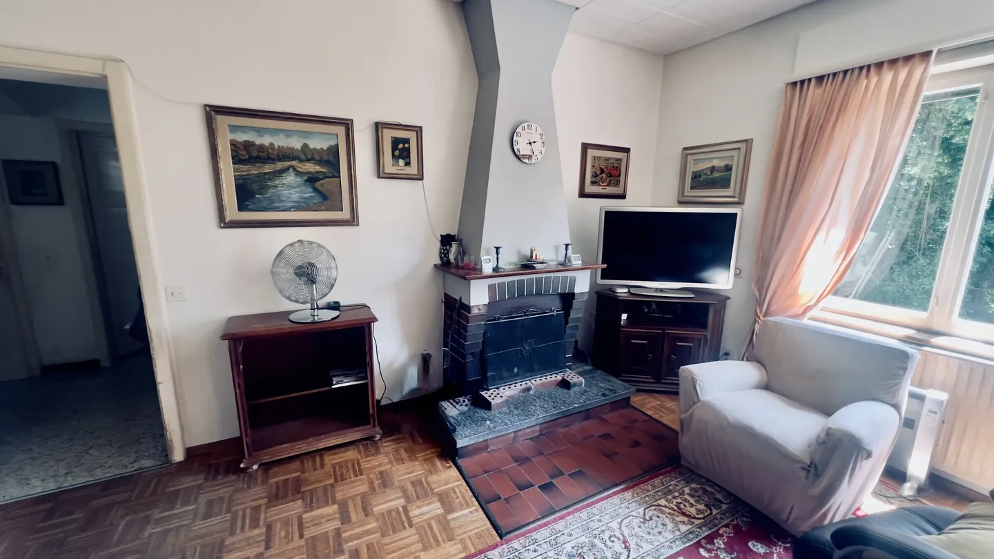 GROßES HAUS MIT 4.5 ZIMMERN ZU RENOVIEREN IN ARANNO - Foto 6 von 12
