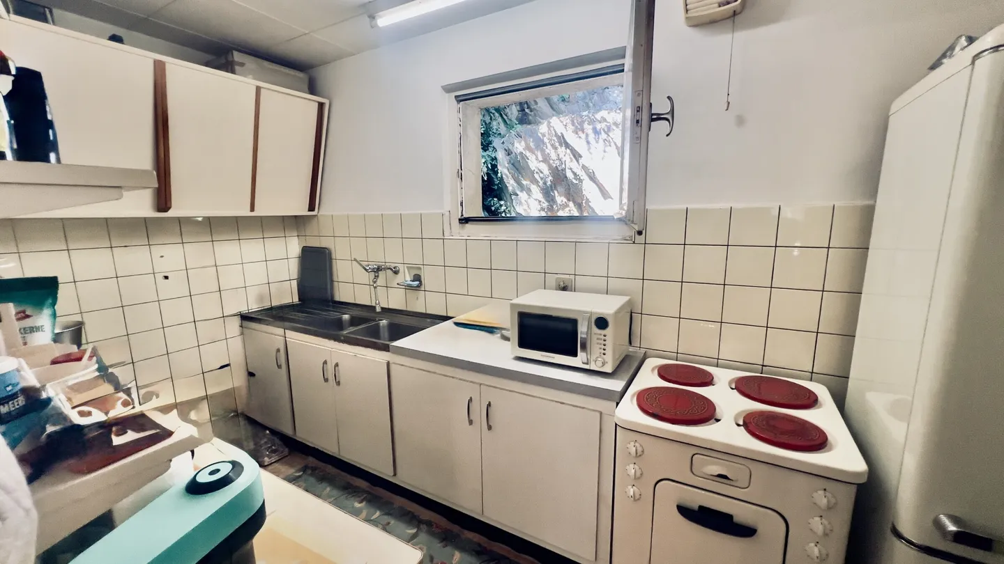 GROßES HAUS MIT 4.5 ZIMMERN ZU RENOVIEREN IN ARANNO - Foto 5 von 12