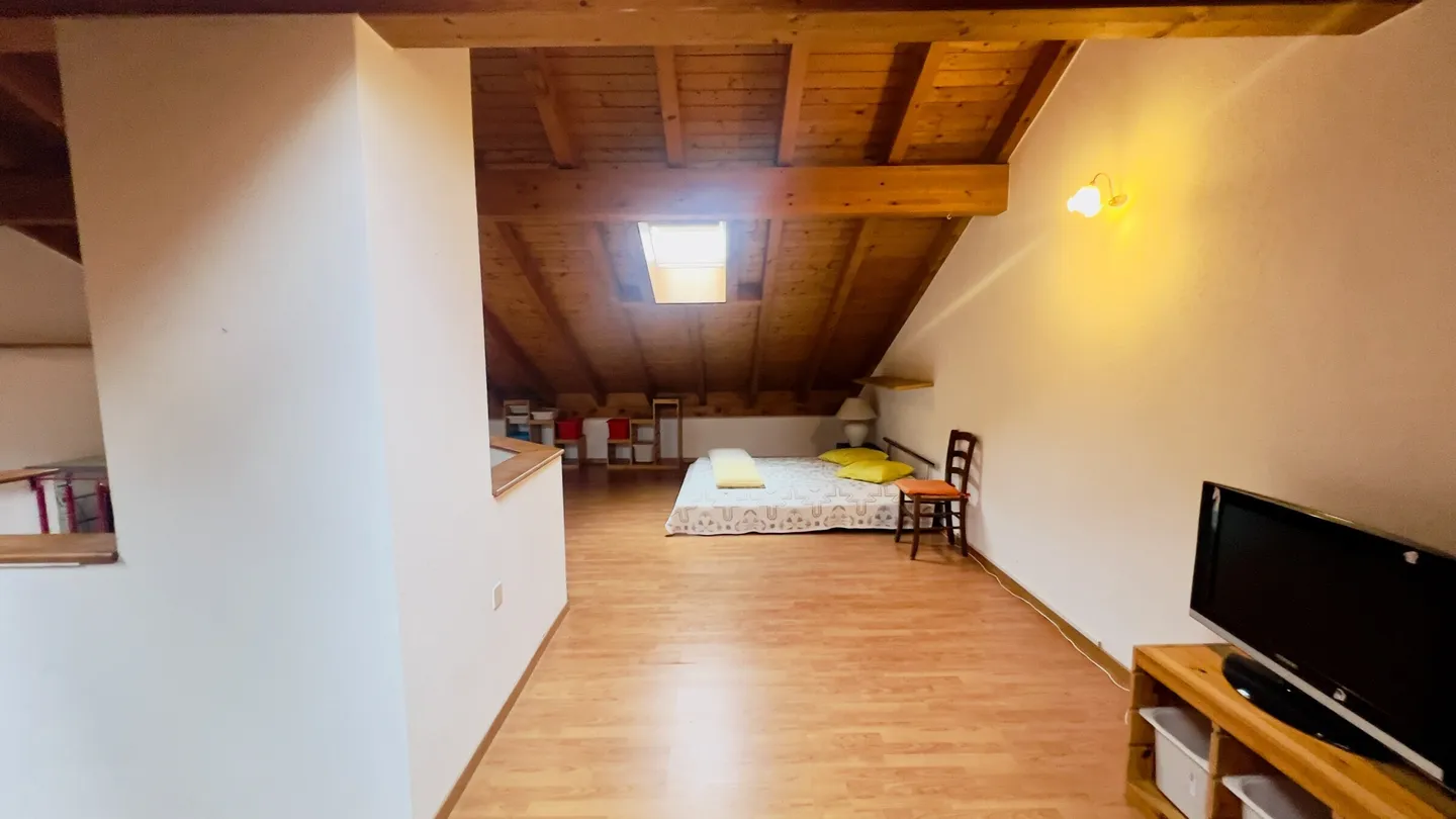 PRACHTVOLLE VILLA MIT 7,5 ZIMMERN UND PRIVATGARTEN IN MONTEGGIO - Foto 7 von 12