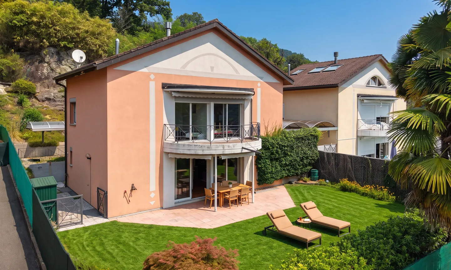 SPLENDID VILLA WITH 7.5 ROOMS AND PRIVATE GARDEN IN MONTEGGIO - Photo 9 of 12