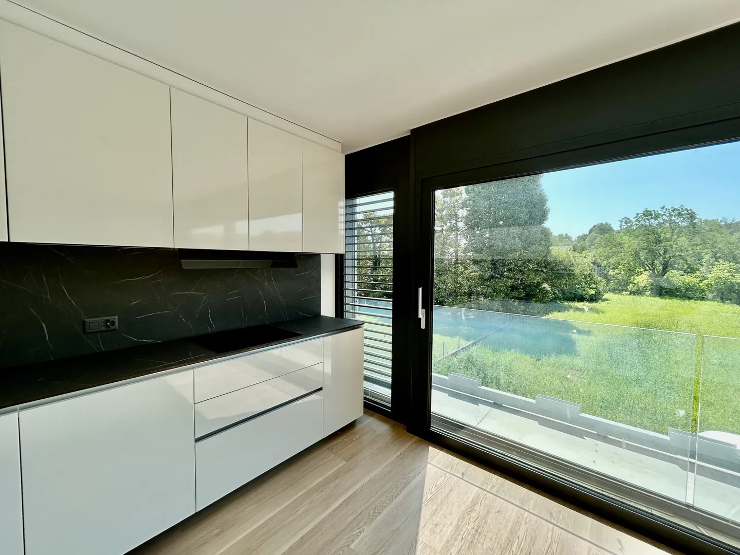 ZU VERMIETEN NEUE 3.5 ZIMMER MIT OFFENEM BLICK IN NOVAZZANO - Foto 2 von 9