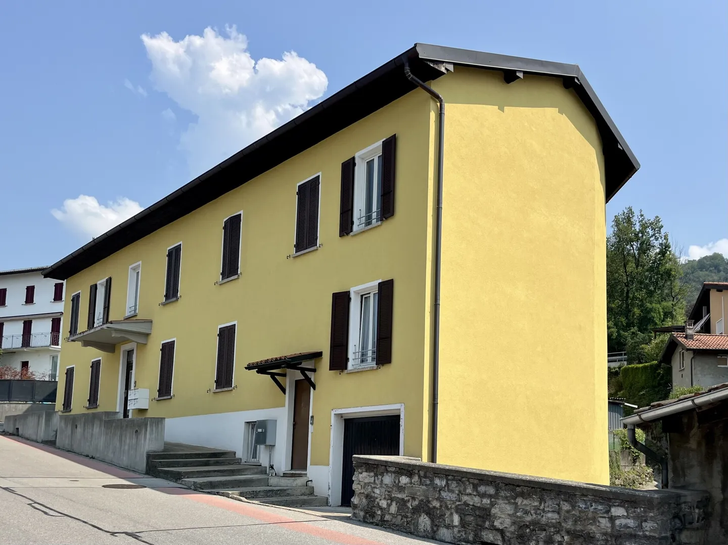 OPPORTUNITÉ - APPARTEMENT DE 2.5 PIÈCES RÉNOVÉ À MORBIO INFERIORE - Photo 9 sur 9