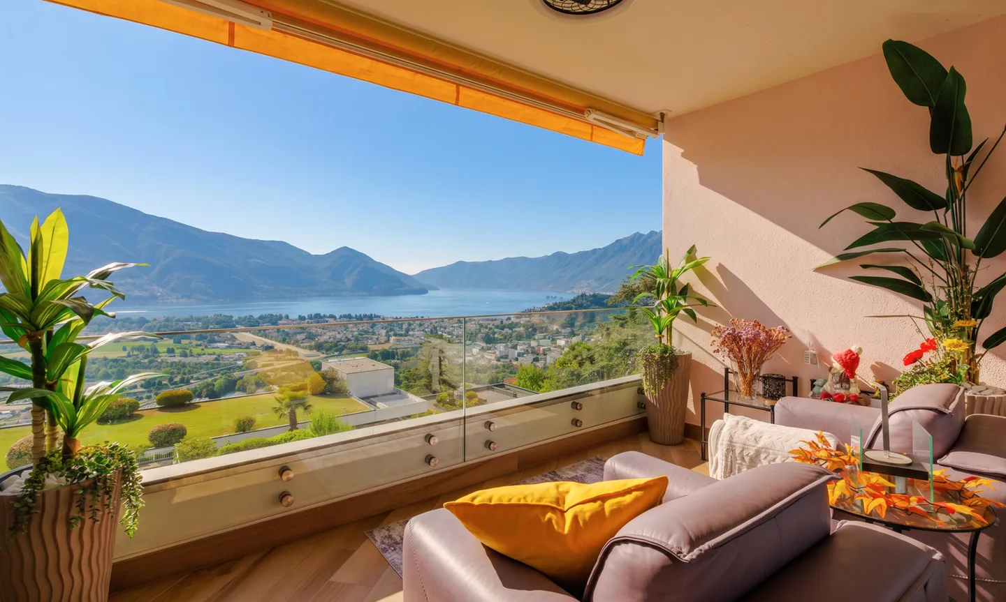 MERAVIGLIOSO 3.5 LOC. ARREDATO VISTA LAGO E PISCINA LOCARNO - Photo 1 sur 13