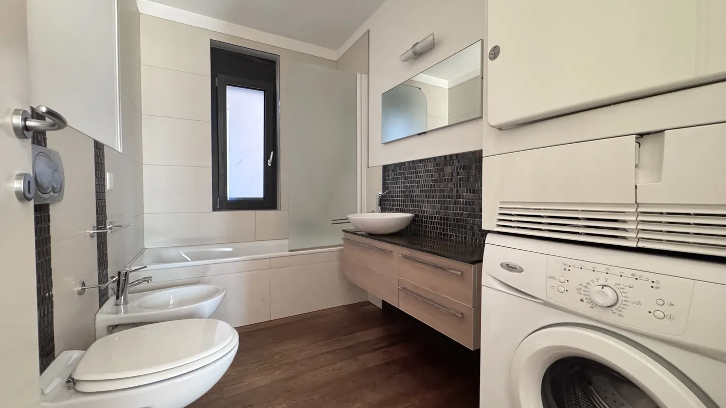 SPACIEUX 4.5 PIÈCES AVEC TERRASSE ET PARKING À LUGANO PREGASSONA - Photo 7 sur 9