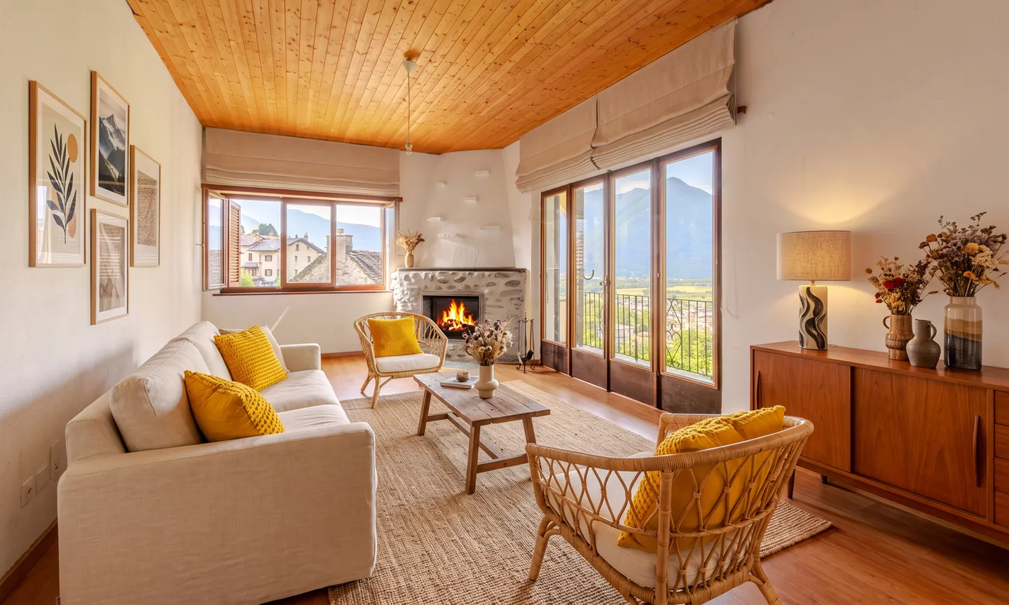 SCHÖNES TICINO HAUS MIT SEEBLICK IN CUGNASCO - Foto 1 von 9