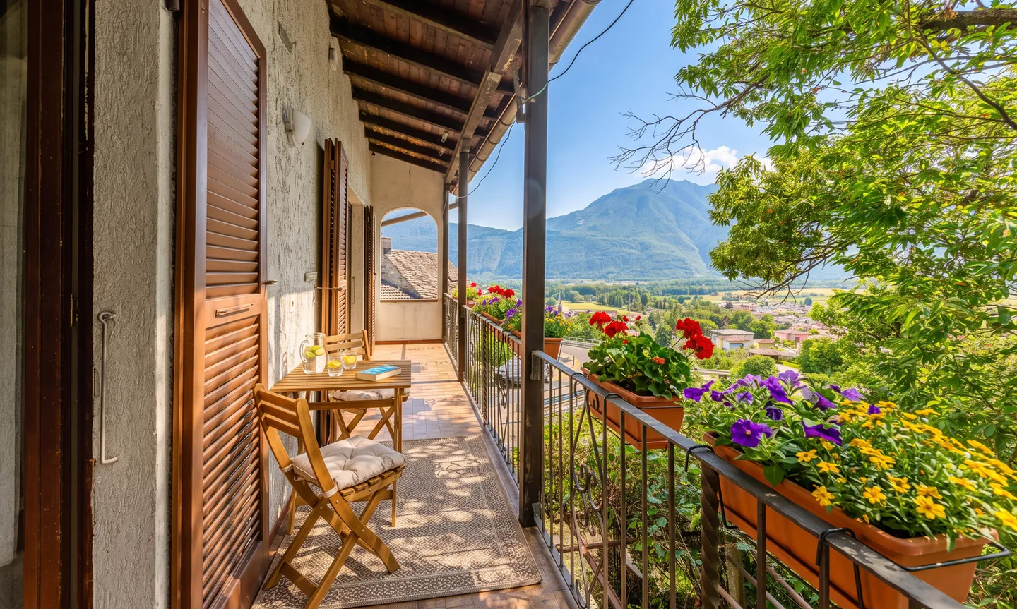 SCHÖNES TICINO HAUS MIT SEEBLICK IN CUGNASCO - Foto 3 von 9