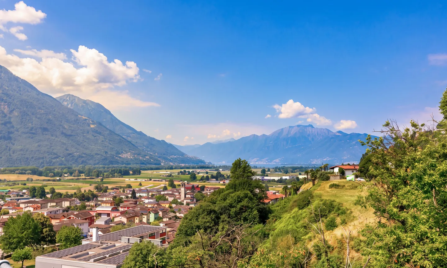 SCHÖNES TICINO HAUS MIT SEEBLICK IN CUGNASCO - Foto 9 von 9