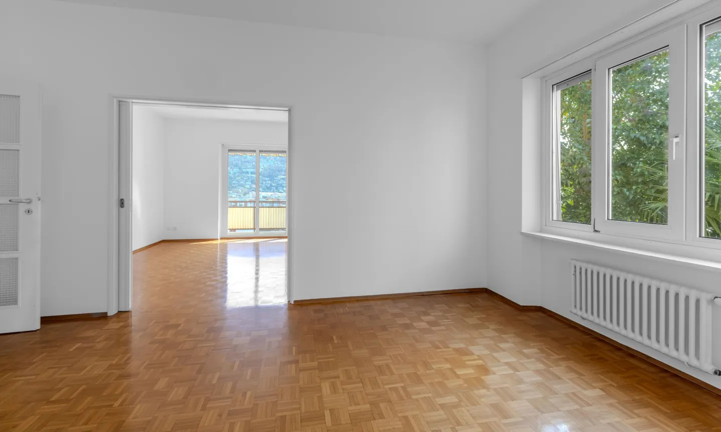 À LOUER SPACIEUX 4.5 PIÈCES AVEC VUE DÉGAGÉE AU CENTRE DE LUGANO - Photo 4 sur 10