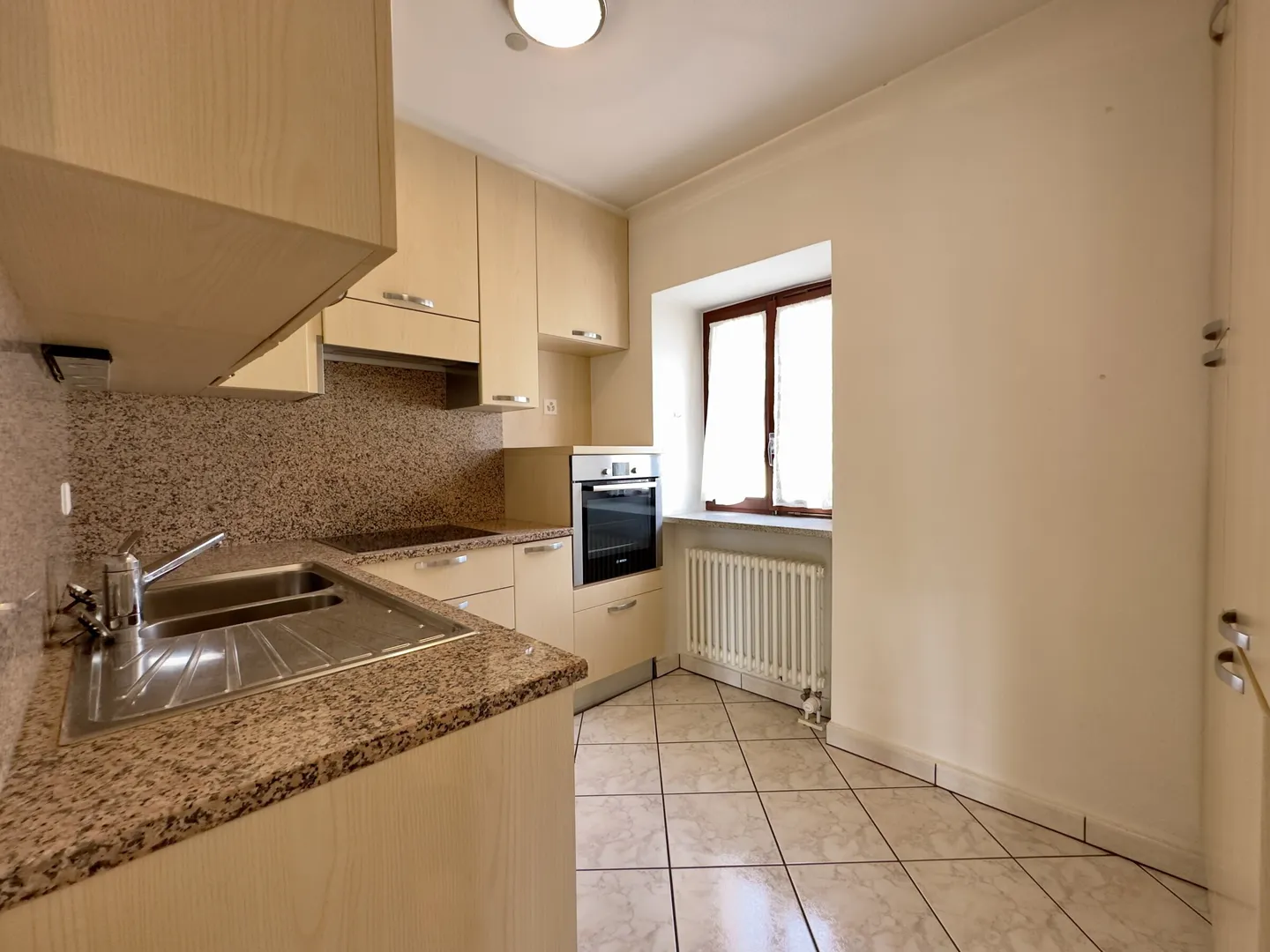 5.5-ZIMMER-HAUS VOLLSTÄNDIG RENOVIERT IN MANNO - Foto 4 von 9