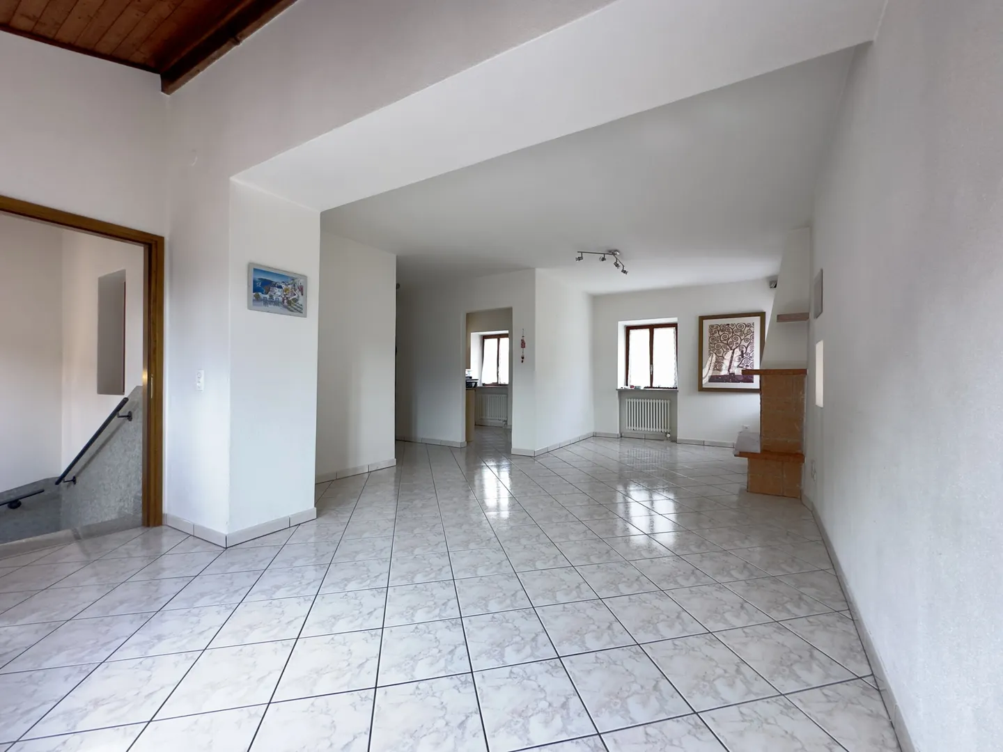 5.5-ZIMMER-HAUS VOLLSTÄNDIG RENOVIERT IN MANNO - Foto 3 von 9