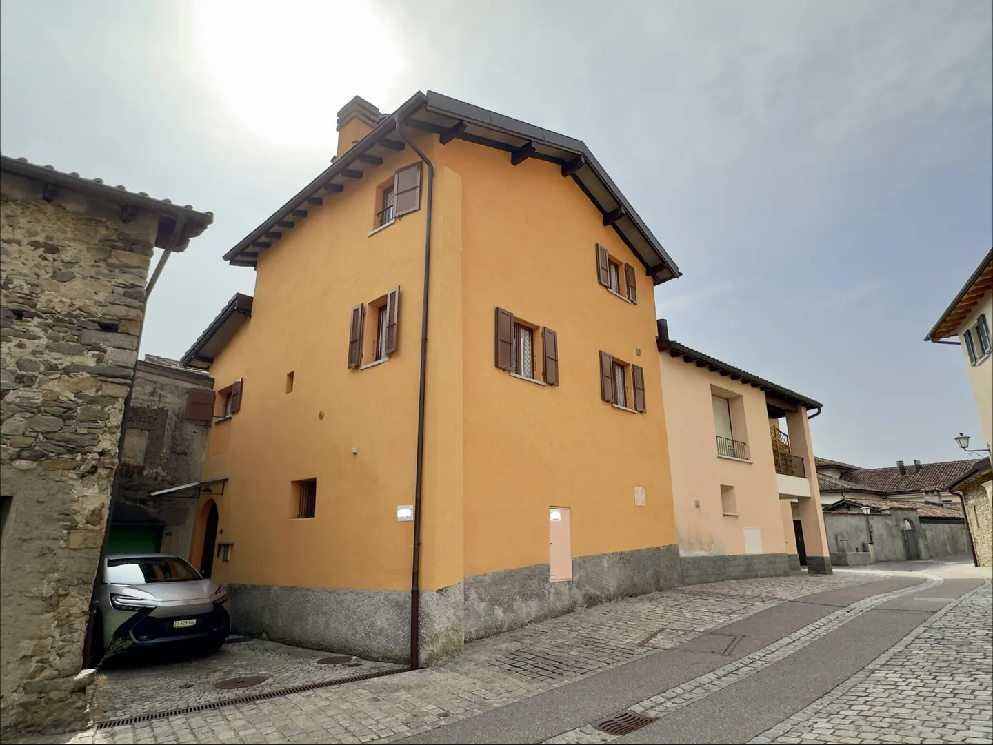 5.5-ZIMMER-HAUS VOLLSTÄNDIG RENOVIERT IN MANNO - Foto 9 von 9