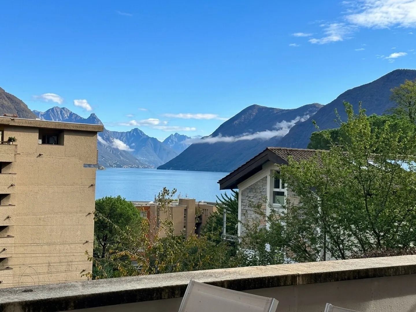 Appartamento elegante con vista lago - Foto 2 di 13