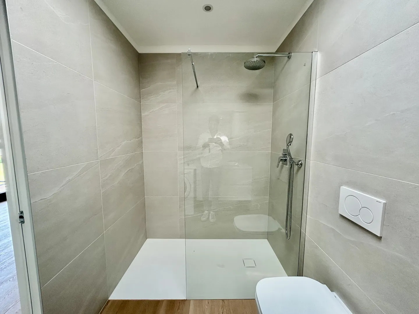 MODERNE ET CONFORTABLE 1.5 PIÈCES À LOUER À NOVAZZANO - Photo 8 sur 9
