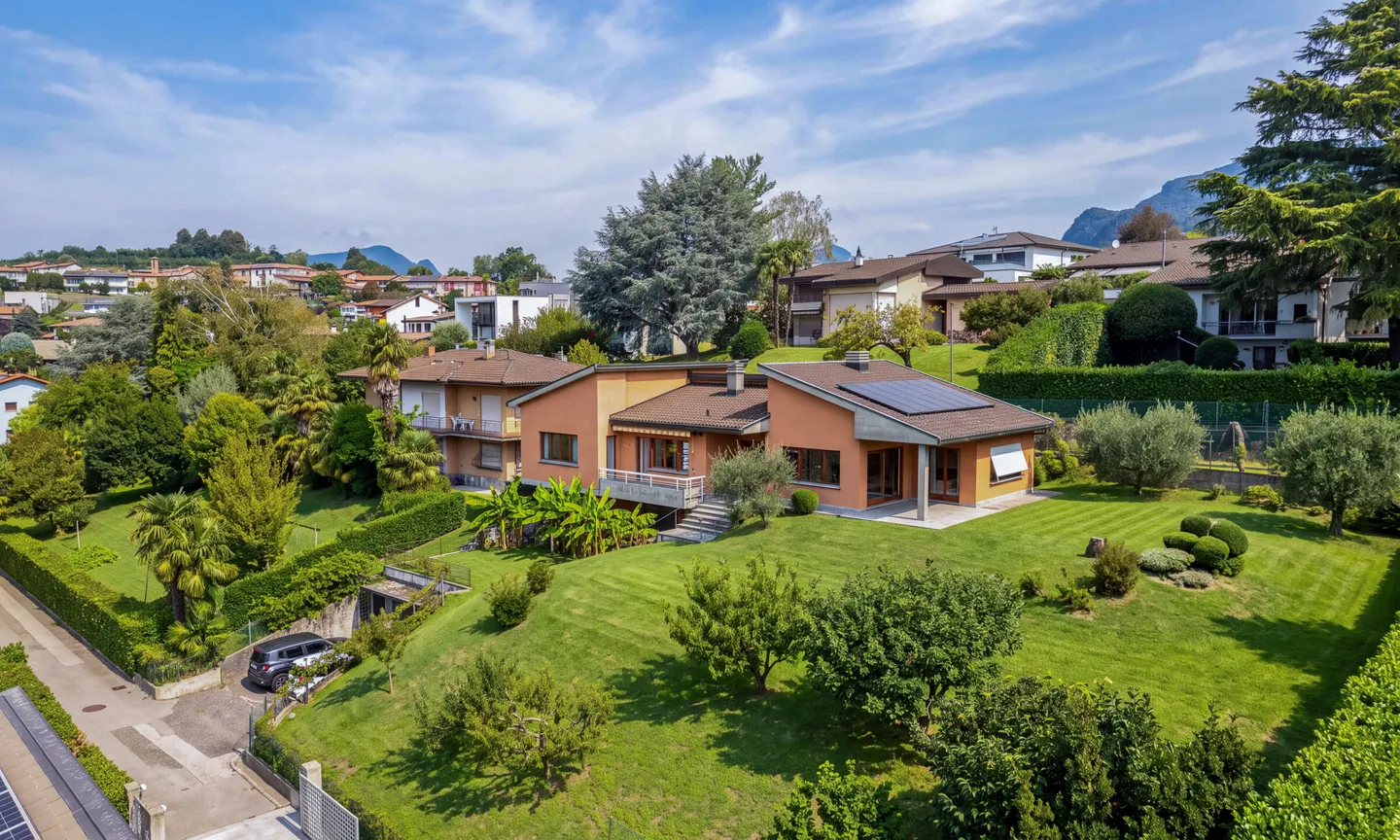 VILLA WITH 6.5 ROOMS, LARGE GARDEN AND PRIVACY IN CORTEGLIA - Photo 11 of 11