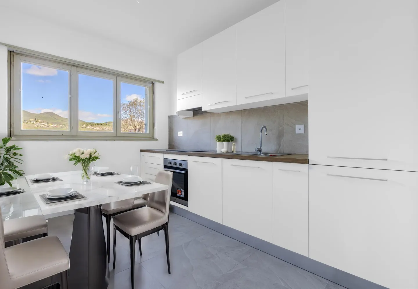 ZU VERMIETEN 3.5 RENOVIERTE ZIMMER MIT BALKON IN GENESTRERIO - Foto 3 von 9