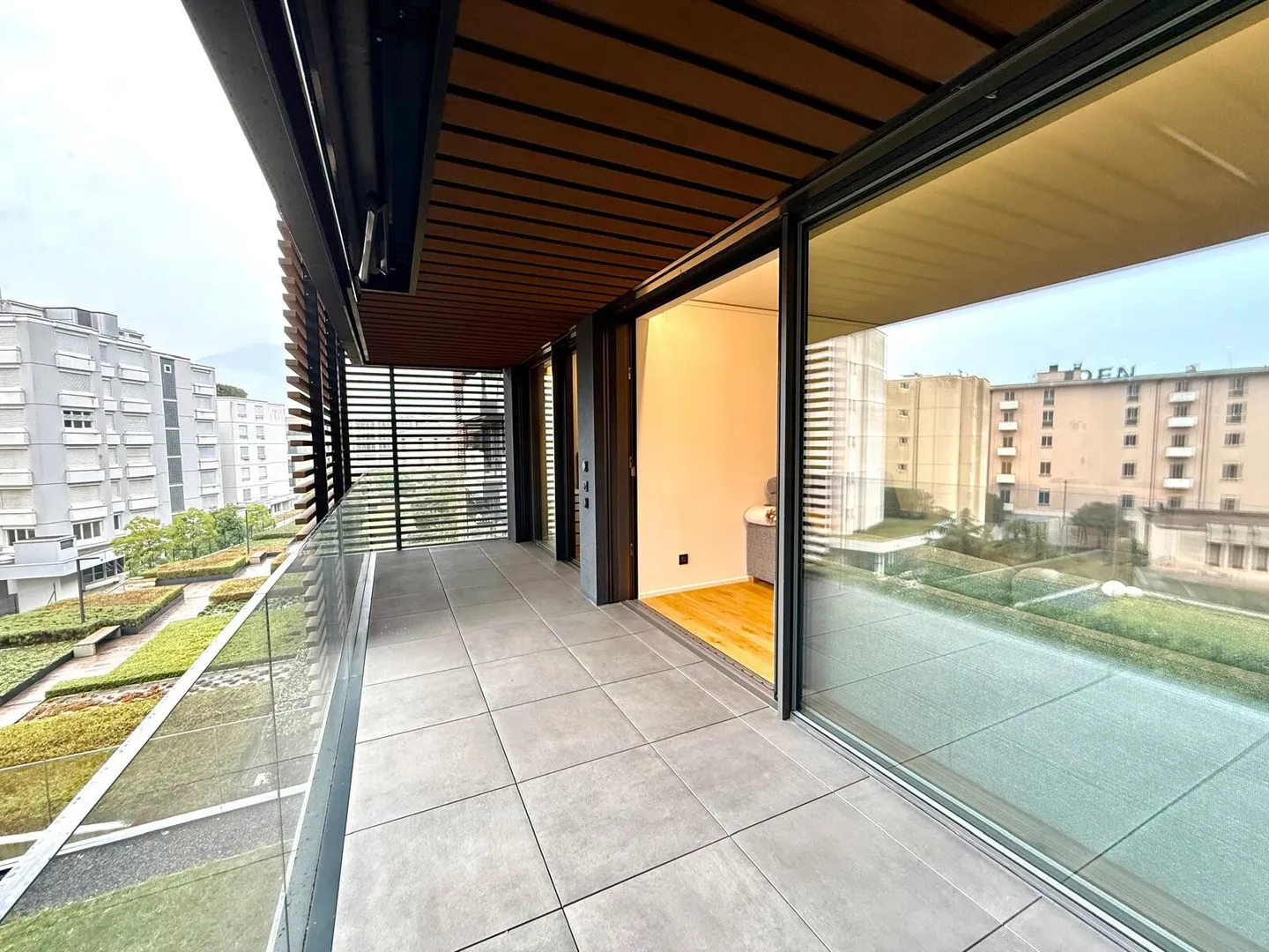 BRIGHT 3.5 ROOMS WITH SPLENDID TERRACE IN PARADISO - Photo 3 of 10