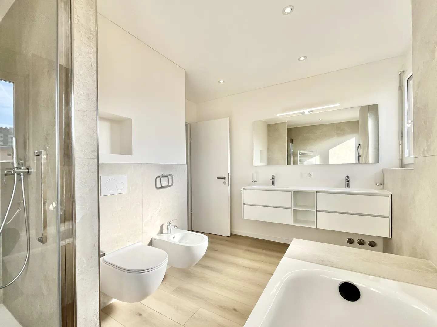 Appartamento 5.5 locali ristrutturato - Foto 4 di 9