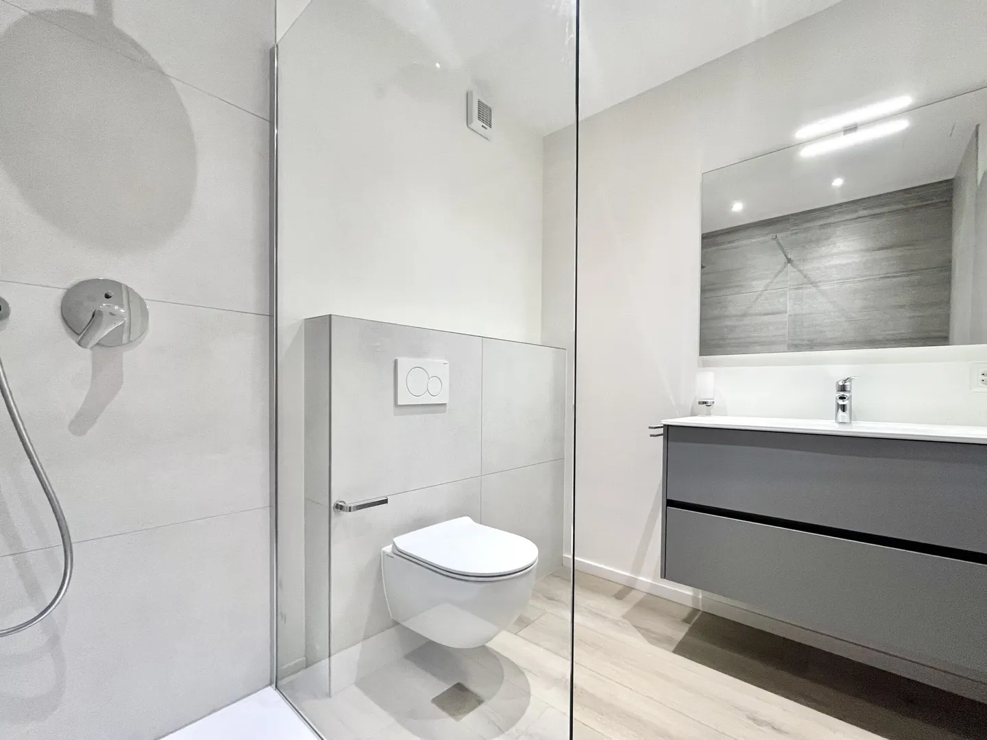 Appartamento 5.5 locali ristrutturato - Foto 7 di 9