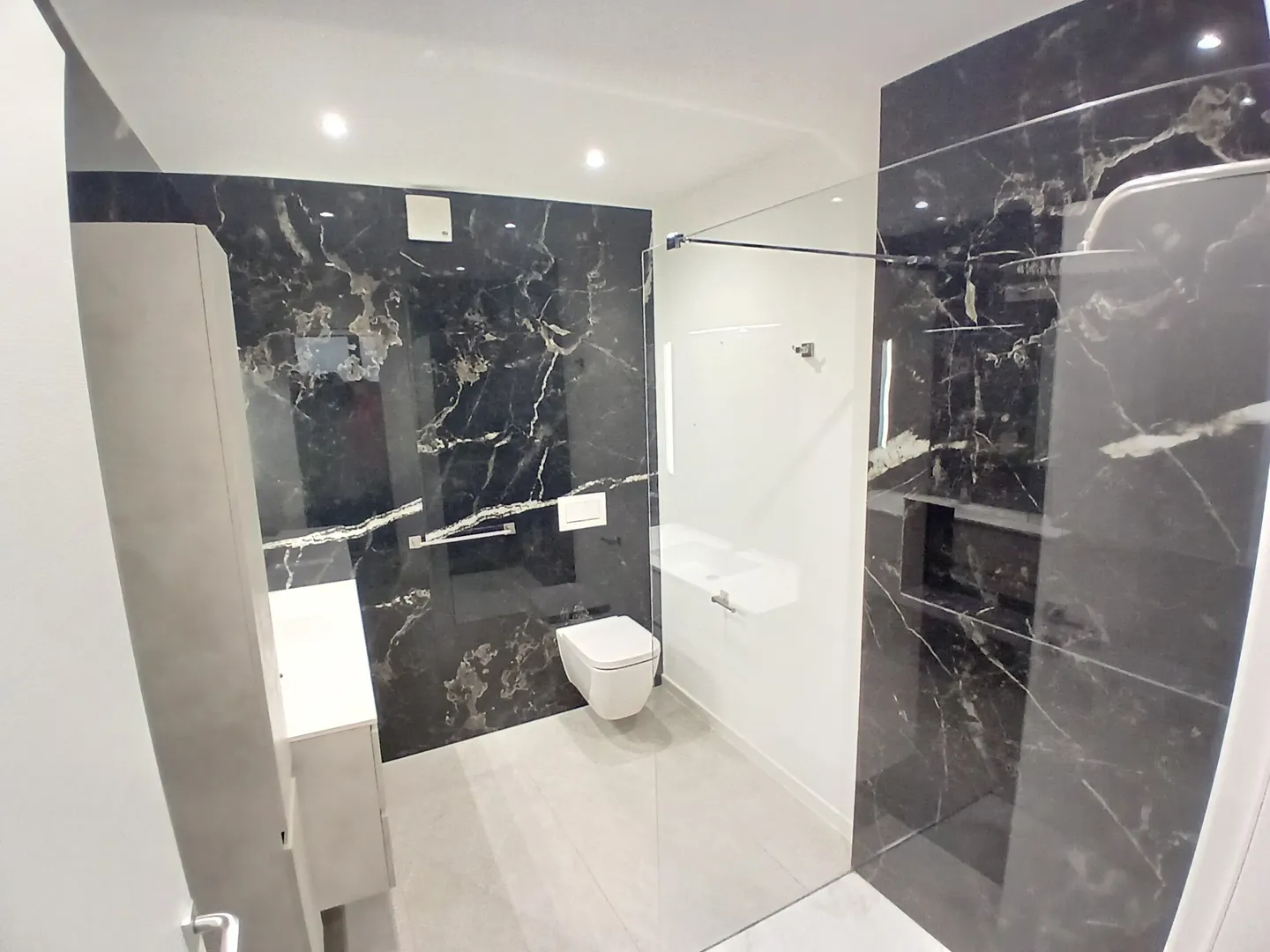 NEW 3.5-ROOM APARTMENT WITH GARDEN IN RIVERA - Photo 7 of 9