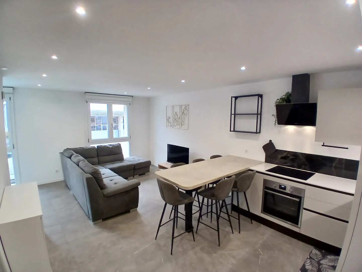 NEW 3.5-ROOM APARTMENT WITH GARDEN IN RIVERA - Photo 1 of 9