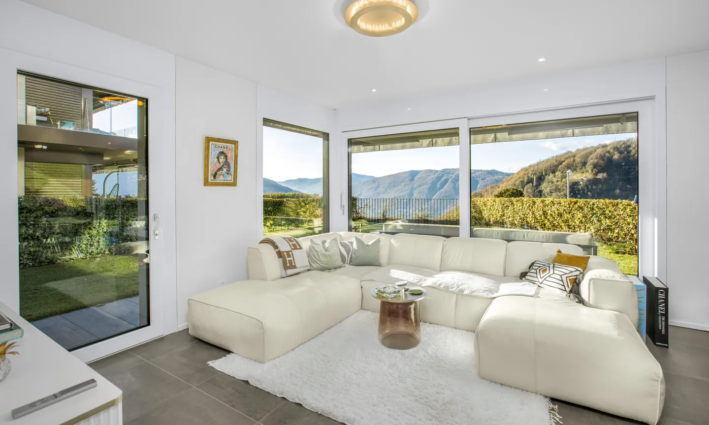 MODERNE 3.5 PIÈCES AVEC JARDIN VUE SUR LE LAC À ROVIO - Photo 1 sur 11