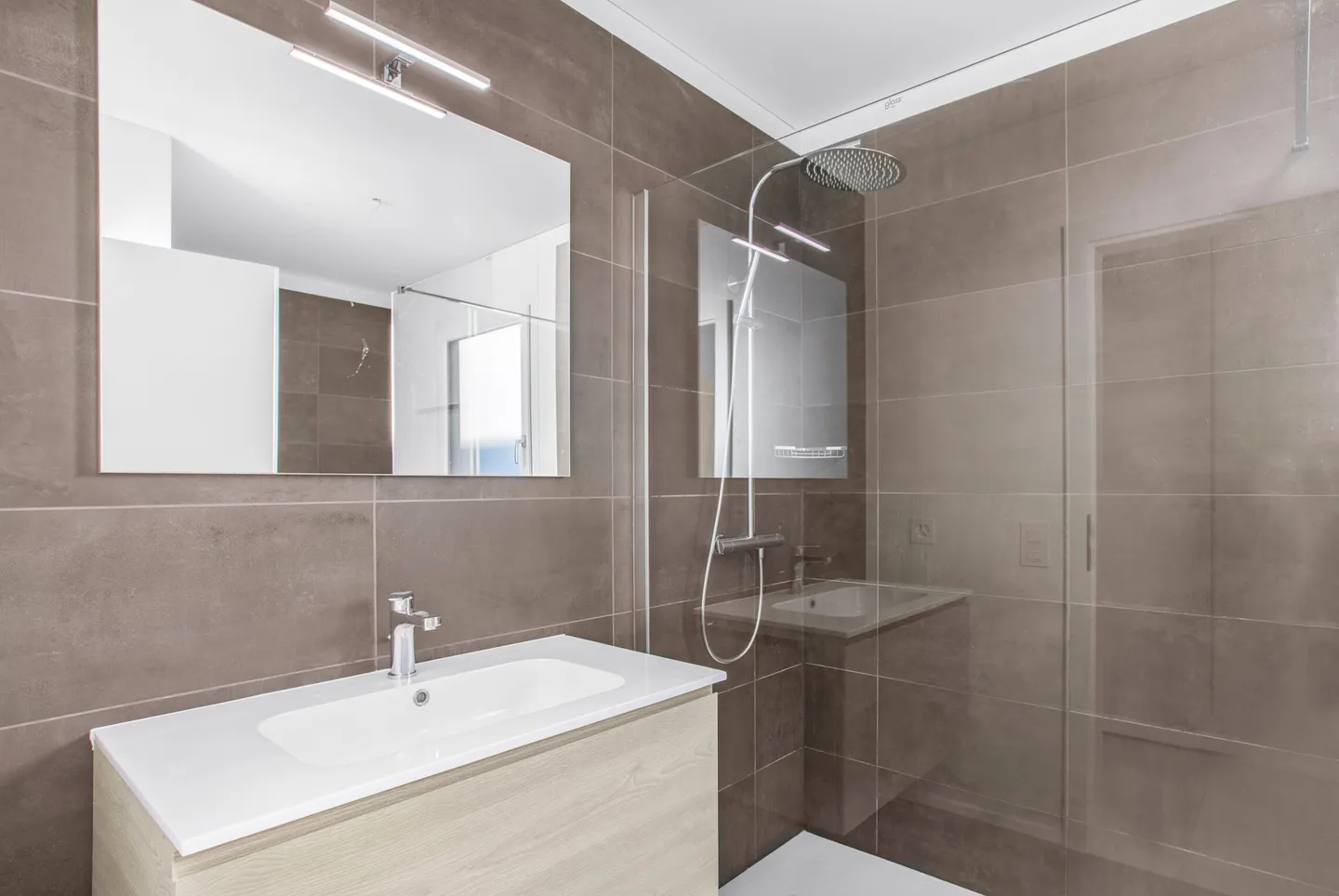 MODERNE ET SPACIEUX 3.5 PIÈCES AVEC JARDIN PRIVÉ À ROVIO - Photo 6 sur 12