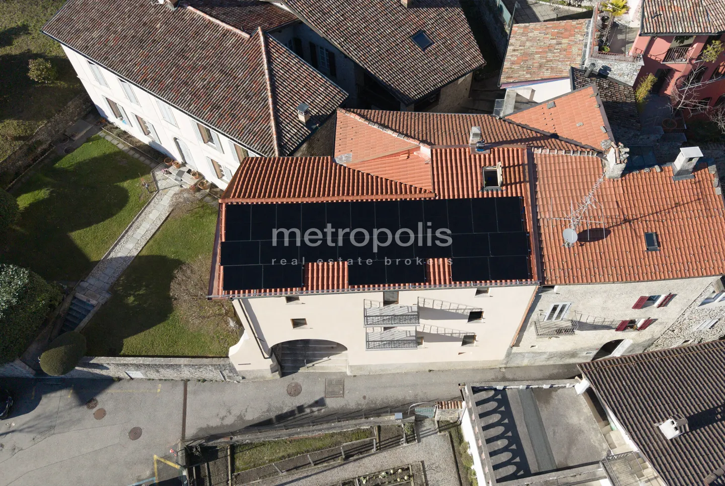 3.5 ROOM ATTIC RENOVATED WITH OPEN VIEW - AROGNO - Photo 9 of 10