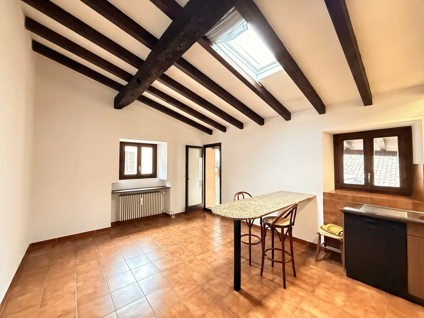 FOR RENT PENTHOUSE 3.5 ROOMS WITH GARDEN IN NUCLEO IN CARABBIA - Photo 6 of 9