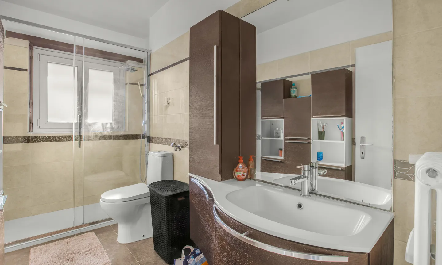 BRIGHT 4.5 ROOMS RENOVATED WITH BALCONY IN CASLANO - Photo 8 of 9