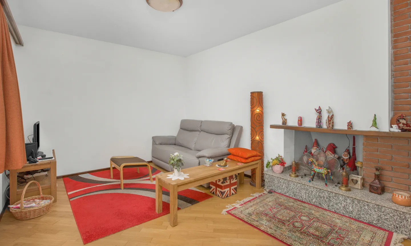 LUMINEUX ET CONFORTABLE 3.5 PIÈCES AVEC DEUX BALCONS À AGNO - Photo 1 sur 10
