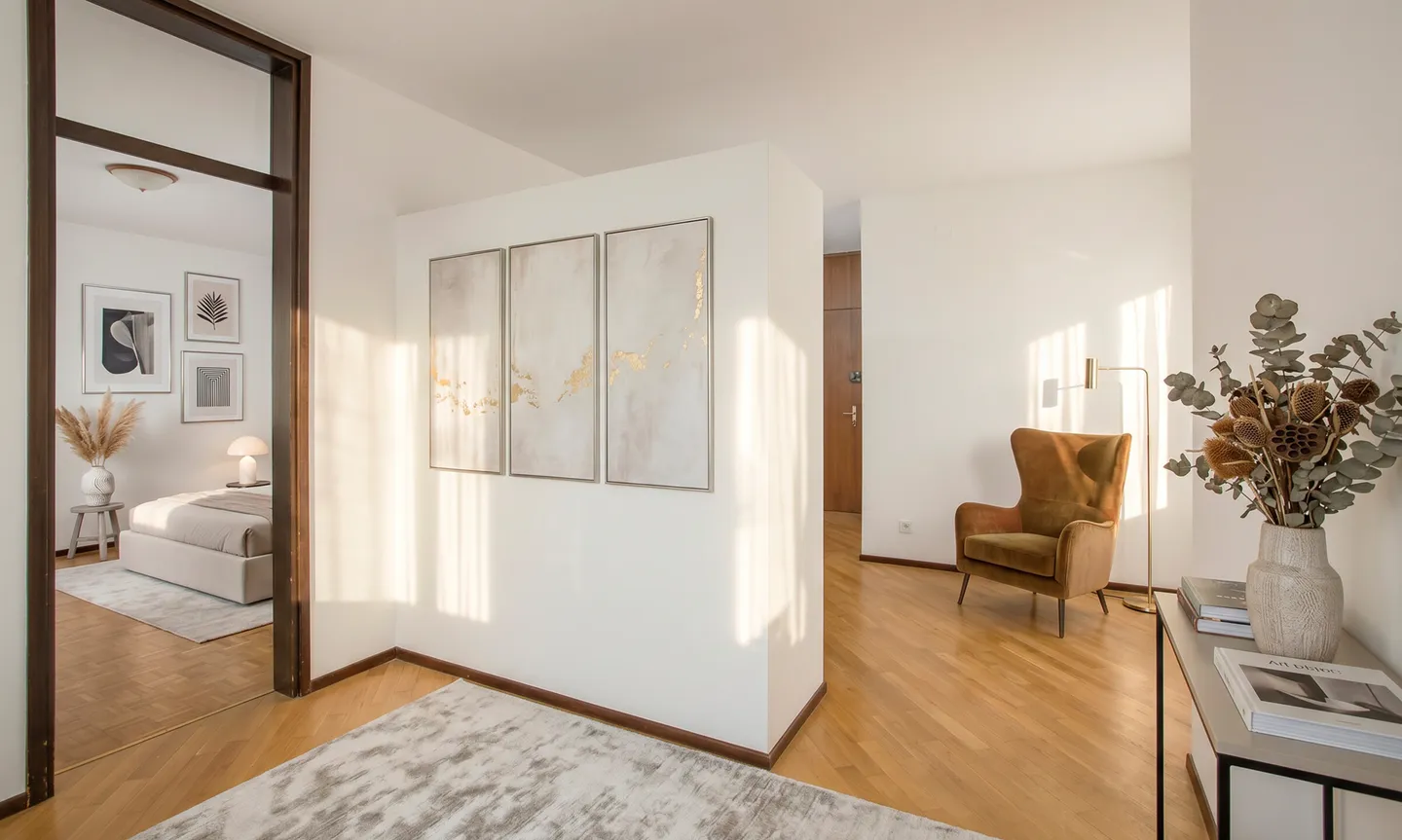 BRIGHT AND COMFORTABLE 3.5 ROOMS WITH TWO BALCONIES IN AGNO - Photo 8 of 10