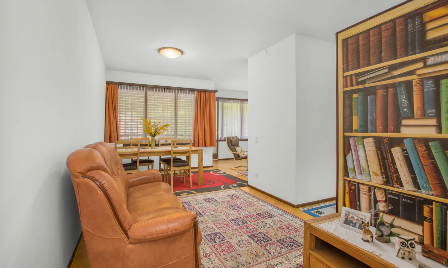 BRIGHT AND COMFORTABLE 3.5 ROOMS WITH TWO BALCONIES IN AGNO - Photo 5 of 10