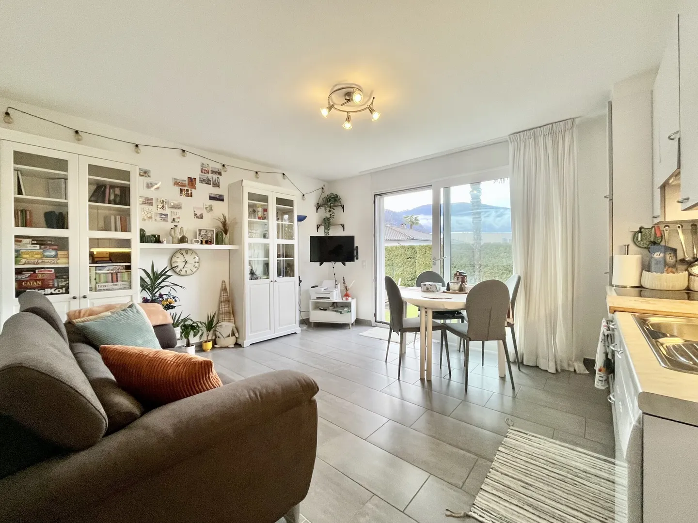 À LOUER 2.5 PIÈCES MEUBLÉES AVEC JARDIN À CASLANO - Photo 1 sur 9