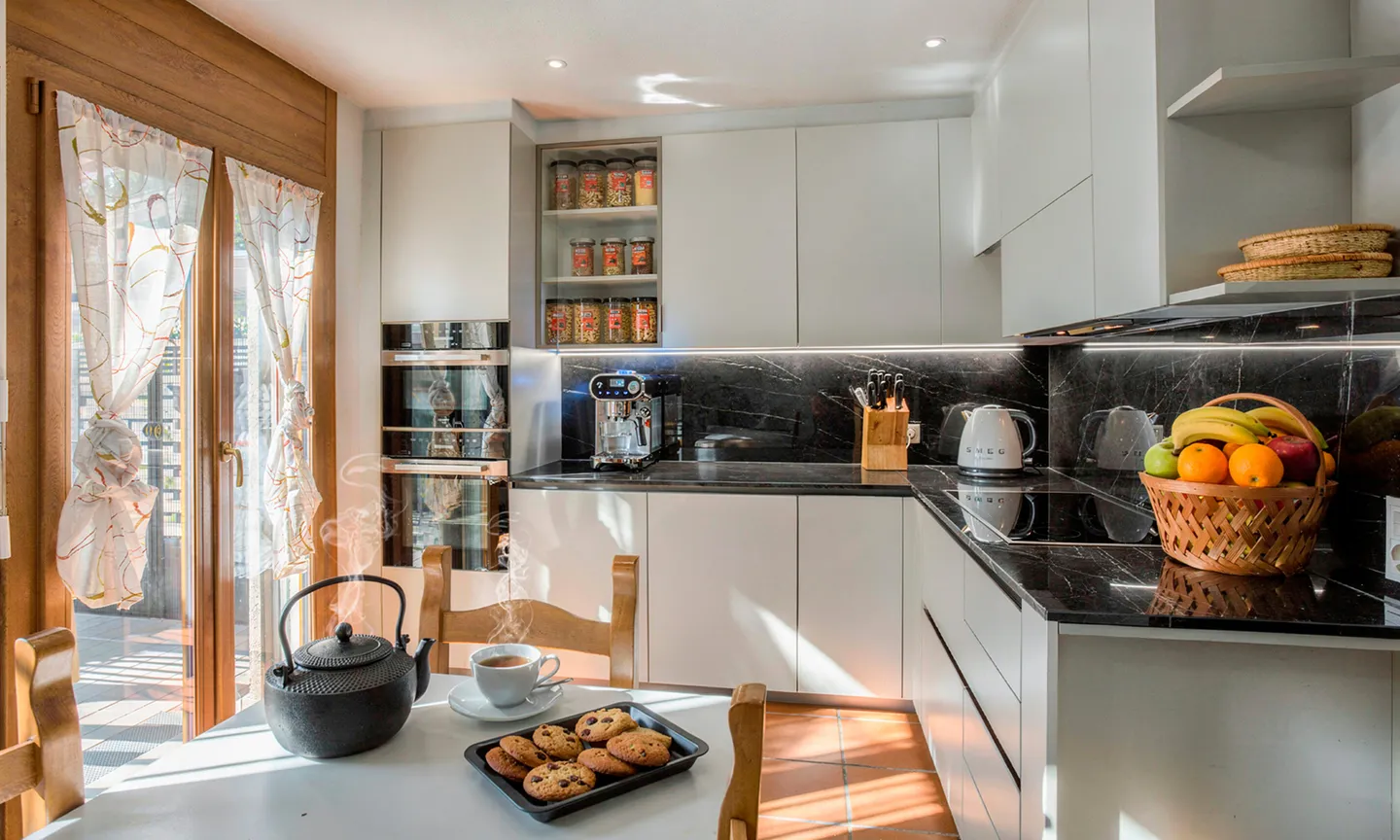 Casa familiare spaziosa con giardino - Foto 3 di 9