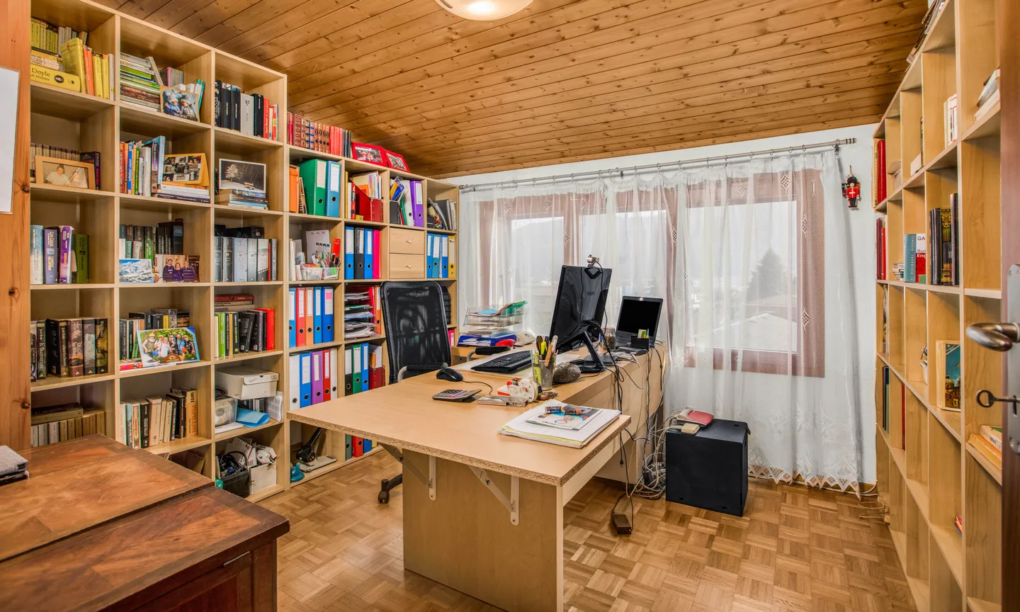 Casa familiare spaziosa con giardino - Foto 7 di 9