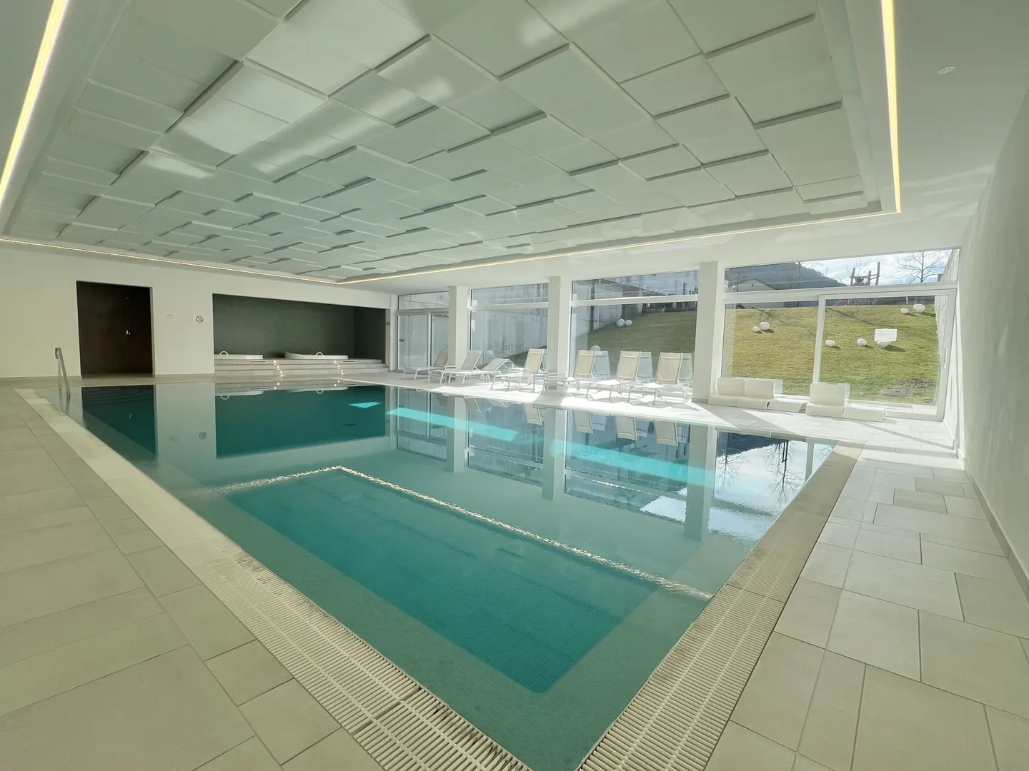 FOR RENT 2.5-ROOM APARTMENT WITH TERRACE IN FIGINO - Photo 1 of 3