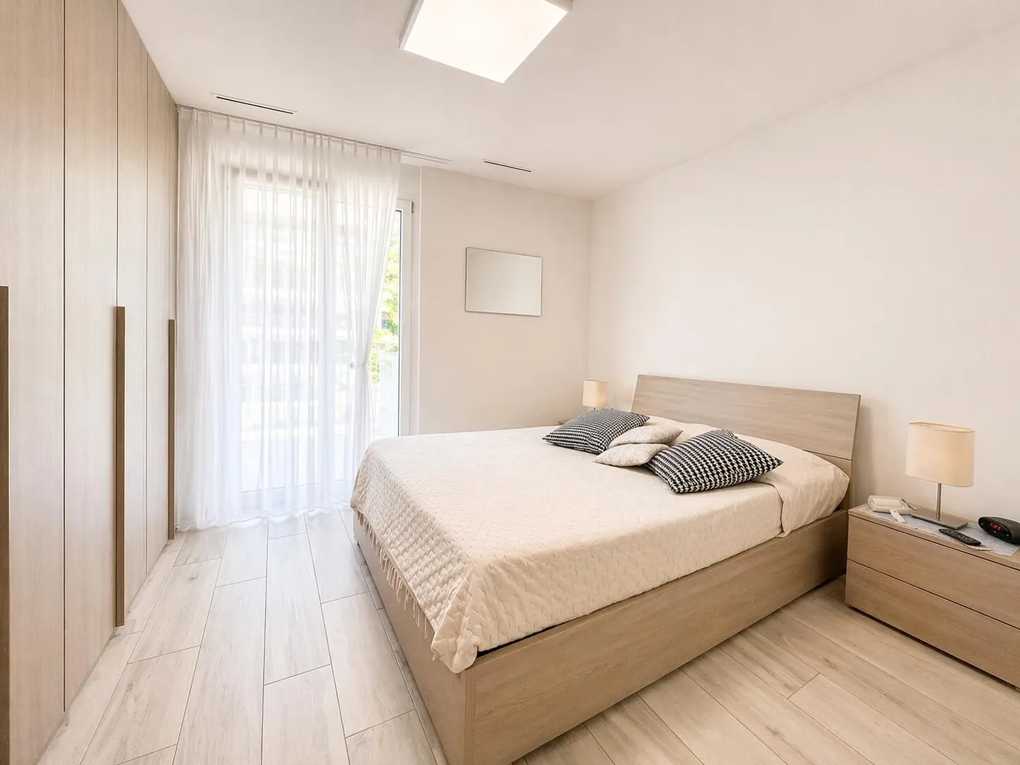 FOR RENT 2.5-ROOM APARTMENT WITH TERRACE IN FIGINO - Photo 4 of 8