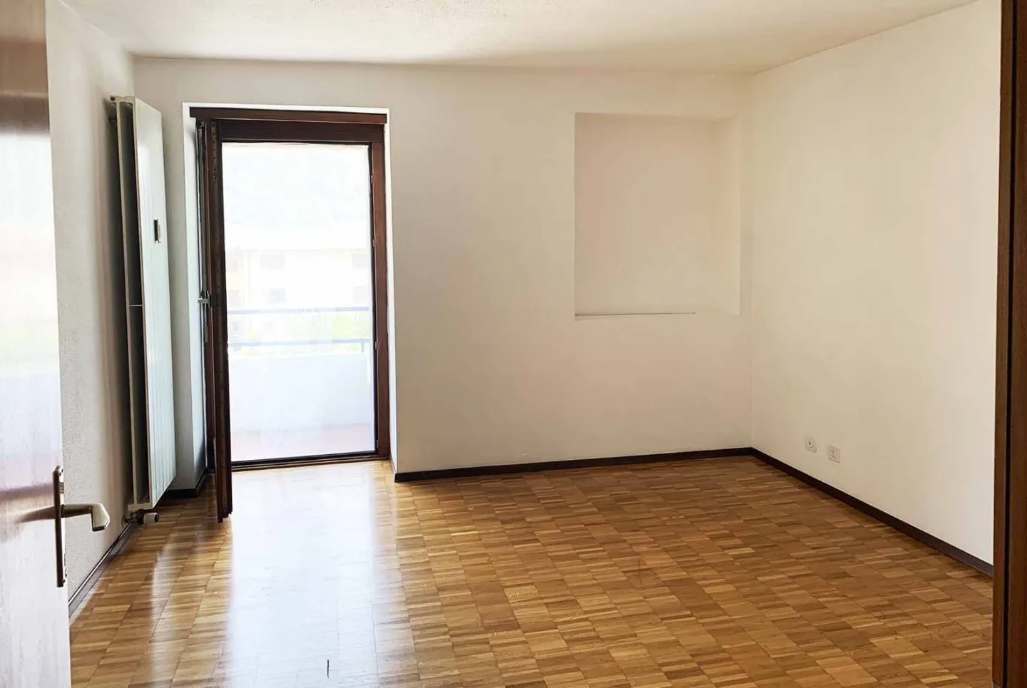 HELLER WOHNUNG 2.5 MIT BALKON IN AGNO MONDONICO - Foto 7 von 13