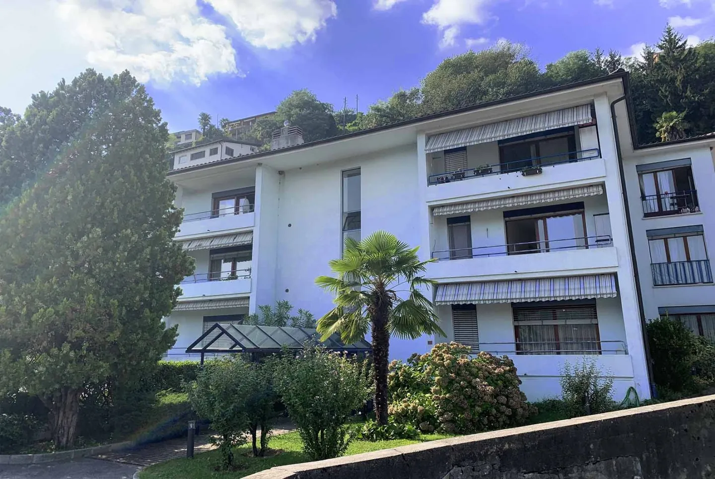 HELLER WOHNUNG 2.5 MIT BALKON IN AGNO MONDONICO - Foto 12 von 13