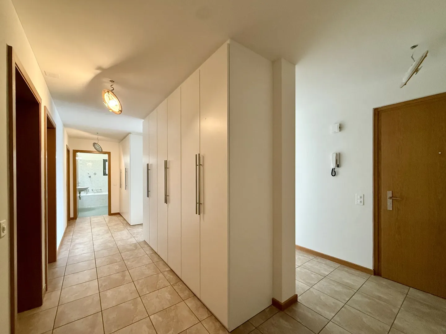 Appartamento spazioso con terrazza - Foto 6 di 9